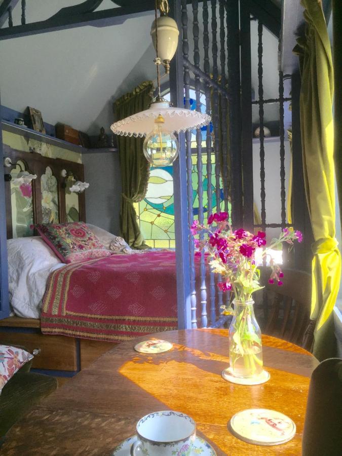 The Tabernacle At Frieda And The Moon Villa Lanreath Exterior photo