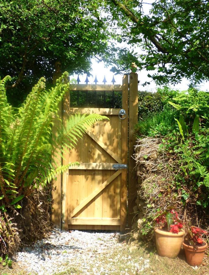 The Tabernacle At Frieda And The Moon Villa Lanreath Exterior photo