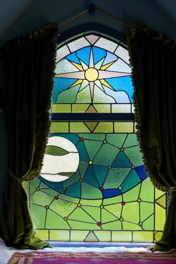 The Tabernacle At Frieda And The Moon Villa Lanreath Exterior photo
